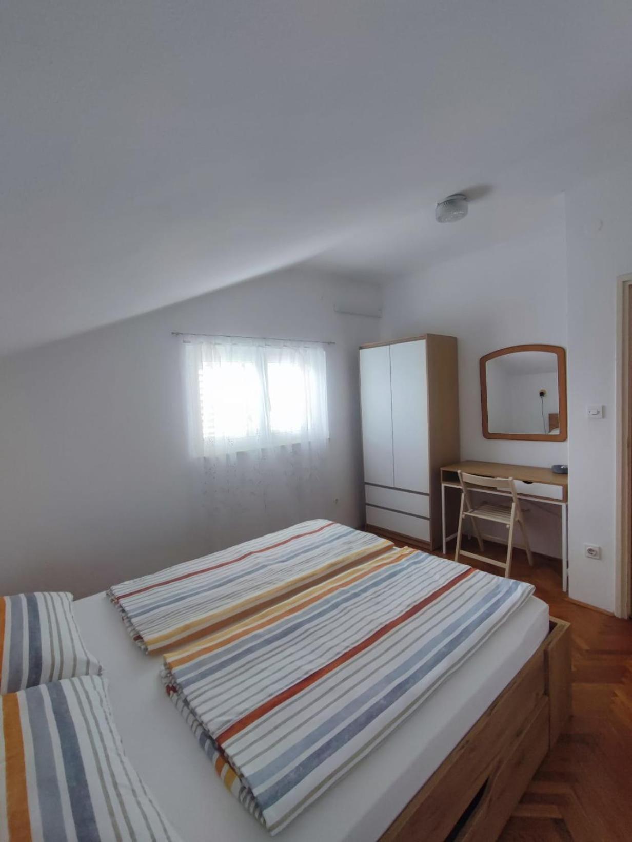 Guest house & Linda & Mario